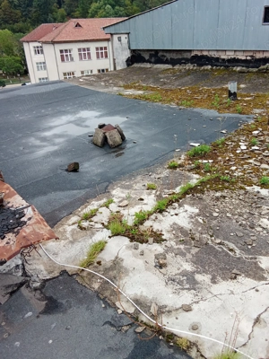 Reparați de acoperișul de orce fel de material 