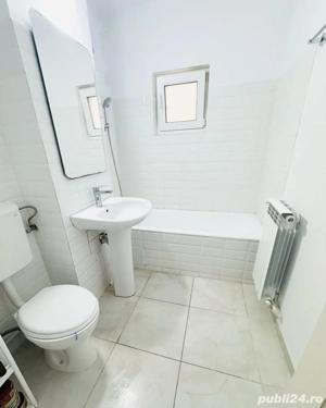 Vand apartament 2 camere Piata Centrala - imagine 5