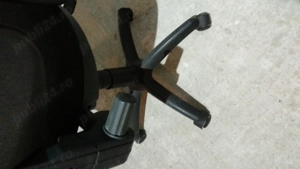 Vind  fotoliu in stare excelenta - imagine 3