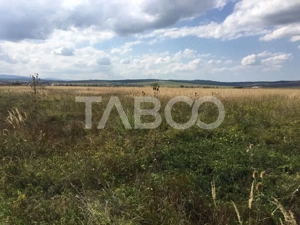 Teren intravilan cu utilitati 2269 mp 2 fronturi zona Gusterita Sibiu - imagine 2