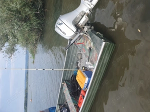 Vând barca de aluminiu ,motor Honda 20 și peridoc 