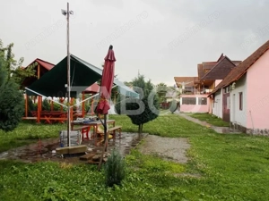 Pensiune la cheie 13 camere  15 locuri parcare si teren 3000 mp  - imagine 9