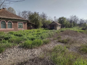 Teren intravilan 2.566 mp. in loc. Romanu, jud. Braila zona centrala. - imagine 2