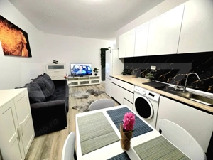 Apartament de 2 camere,  43 mp total si loc de parcare, in zona Sorogari 