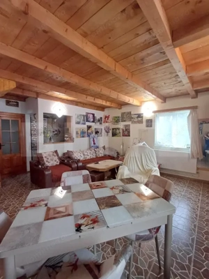 Casa individuala 5 camere, teren 2800 mp in Moldovenesti - imagine 3