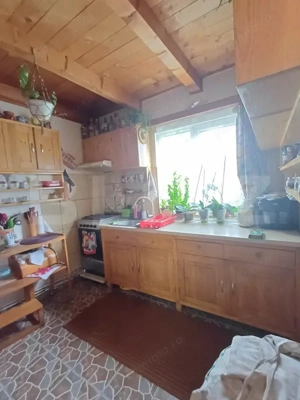 Casa individuala 5 camere, teren 2800 mp in Moldovenesti - imagine 7