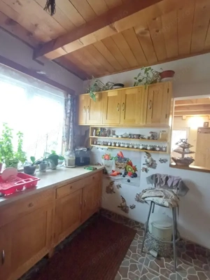 Casa individuala 5 camere, teren 2800 mp in Moldovenesti - imagine 8