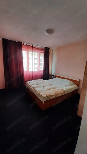 Inchiriez apartament centru.