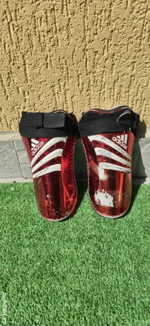 Aparatori fotbal Adidas 