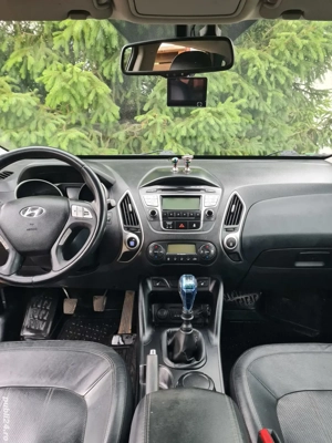 Hyundai IX35 2.0 4WD - imagine 8