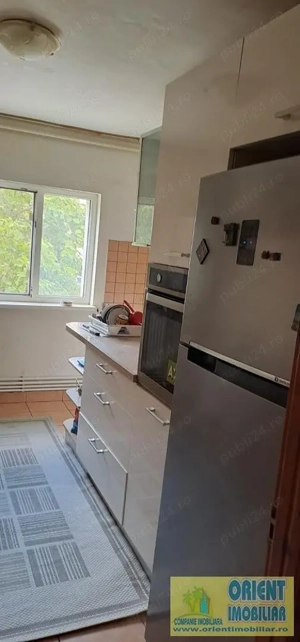 Poarta 6, decomandat, 3 camere, etaj 1, vanzari Constanta