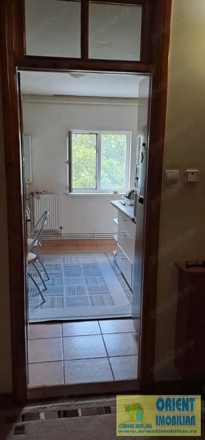 Poarta 6, decomandat, 3 camere, etaj 1, vanzari Constanta - imagine 2 Poarta 6, decomandat, 3 camere, etaj 1, vanzari Constanta - imagine 2