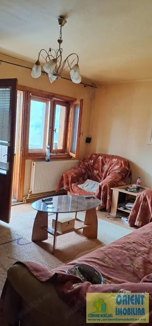 Poarta 6, decomandat, 3 camere, etaj 1, vanzari Constanta - imagine 9 Poarta 6, decomandat, 3 camere, etaj 1, vanzari Constanta - imagine 9