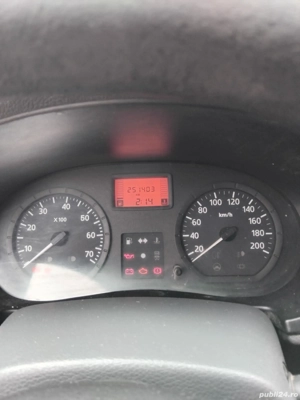 Logan MCV 2009 - imagine 5 Logan MCV 2009 - imagine 5