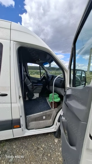 Vând microbuz volkswagen crafter  - imagine 2 Vând microbuz volkswagen crafter  - imagine 2