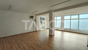 Spatiu comercial de inchiriat in Sebes zona centrala - imagine 2
