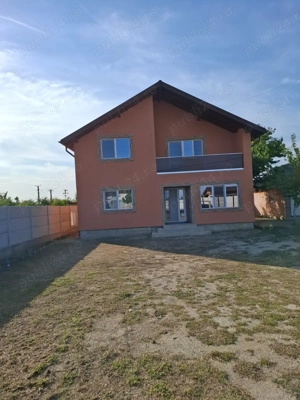 Casa de vanzare , Calinesti