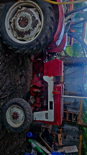 Vand tractor Harvester 276 internațional
