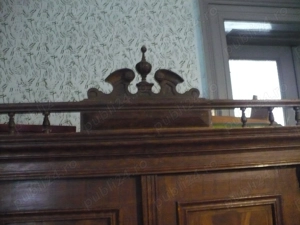 Dulap rustic din lemn ornamentat - imagine 2