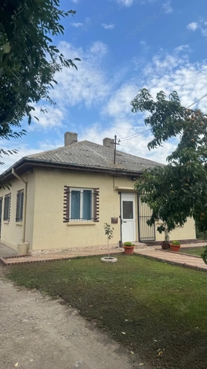 Casă cu pod mansardabil, 20 km de Delta Dunării - imagine 5