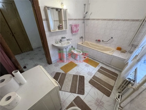 Casa P+1E+Pod S= 435 mp, teren 938 mp, pretabila clinica, gradinita etc. - imagine 14