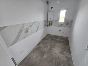 Langa ESO. Etaj 1. Decomandat. Bucatarie inchisa.