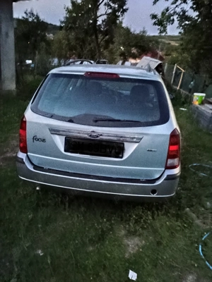 Vând Ford Focus 1.8 TDDI - imagine 2