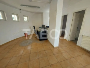 Spatiu comercial de inchiriat 370 mpu curte privata 1500 mp usi garaj - imagine 5