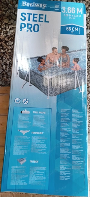 Vând piscină nouă 