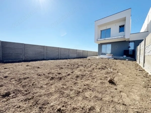 Duplex despartit prin camera tehnica, 108mp utili, 4 camere-Giroc - imagine 2