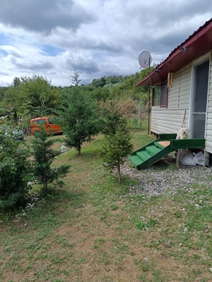 Vind cabană  și teren in jud.Arges