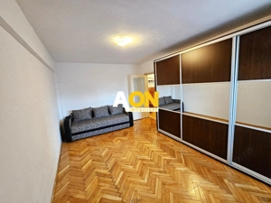 Apartament 2 camere, decomandat, et.3, Cetate, zona Liceului Sportiv - imagine 3 Apartament 2 camere, decomandat, et.3, Cetate, zona Liceului Sportiv - imagine 3