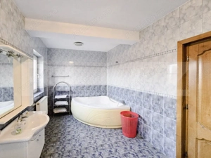 Oportunitate de investiție! Casă de vanzare, cu 8 camere, 382 mp, zona Gruia - imagine 9