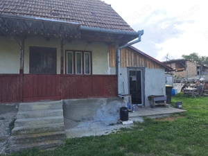 Vând casă la țară în comuna Petrestii de jos