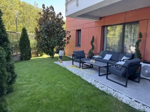 Apartament cu 3 camera + gradina cu vedere la padure