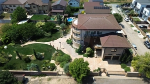 Vila cu piscina si teren 2350mp de vanzare in Mamaia Sat