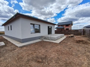 Casa pe parter – 3 camere, 2 bai, teren 349 mp - Vidra - imagine 7