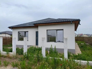 Casa pe parter – 3 camere, 2 bai, teren 349 mp - Vidra