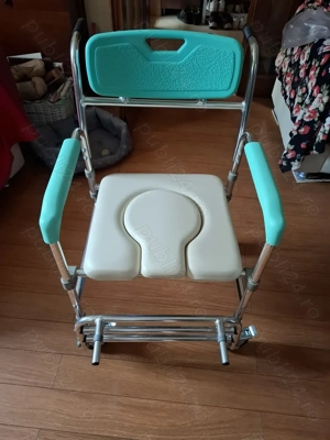 Scaun cu rotile și wc,din aluminiu