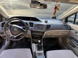 Honda Civic 4D 1.8 benzină   2012   întreținută - imagine 8 Honda Civic 4D 1.8 benzină   2012   întreținută - imagine 8
