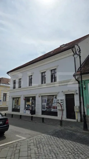 Apartament de lux, 3 camere, ultracentral–eleganță și confort în inima orașului - imagine 3