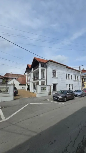 Apartament de lux, 3 camere, ultracentral–eleganță și confort în inima orașului - imagine 18