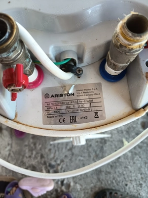 Vând boilar ariston slim in perfectă stare de funcționare plus butelie preț 500 lei negociabil  - imagine 2