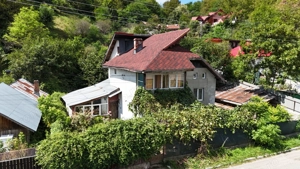 Casă de vânzare zona centrala langa magazinul Penny Brezoi