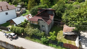 Casă de vânzare zona centrala langa magazinul Penny Brezoi - imagine 4 Casă de vânzare zona centrala langa magazinul Penny Brezoi - imagine 4