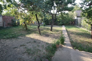 Proprietar vand vila cu doua apartamente, Zona Dambovita - imagine 8