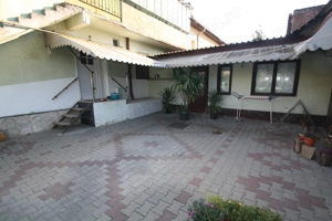 Proprietar vand vila cu doua apartamente, Zona Dambovita - imagine 5