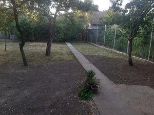 Proprietar vand vila cu doua apartamente, Zona Dambovita - imagine 4