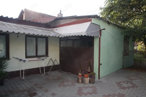 Proprietar vand vila cu doua apartamente, Zona Dambovita - imagine 9