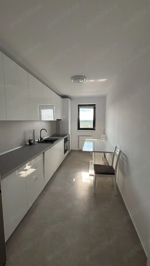 Preț: 450   lună (cu loc de parcare inclus)